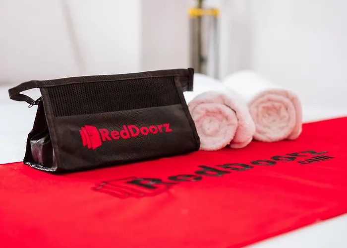 Reddoorz Premium @ Amaia Skies Avenida Hotel